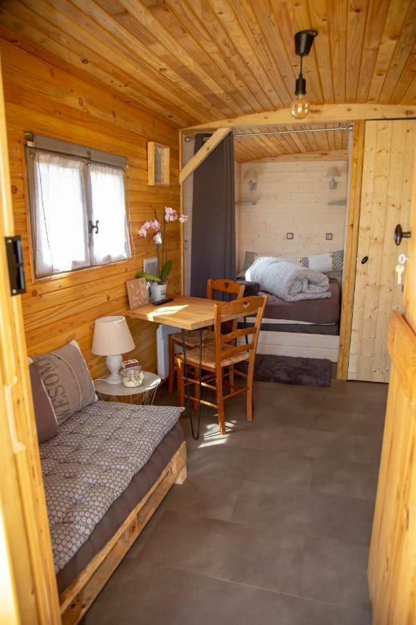 La Maison Du Bonheur Roulotte Guest House Saint-Ouen-sous-Bailly Exterior photo